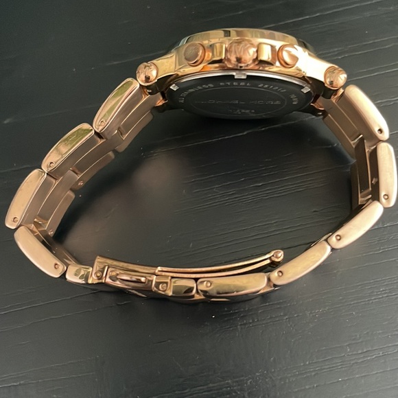 Michael Kors Watch - Picture 4 of 4